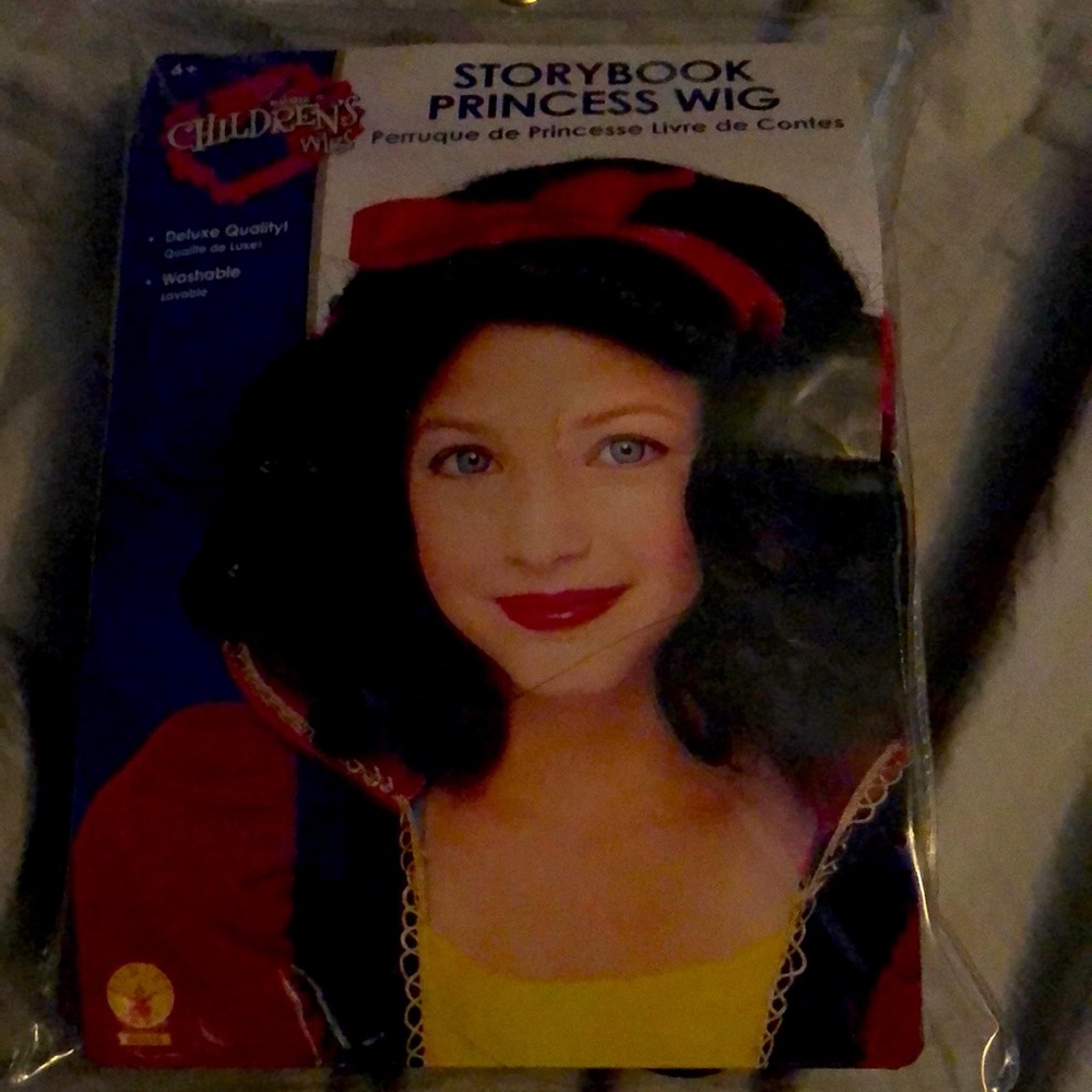 Princess wig. ( Snow White)
